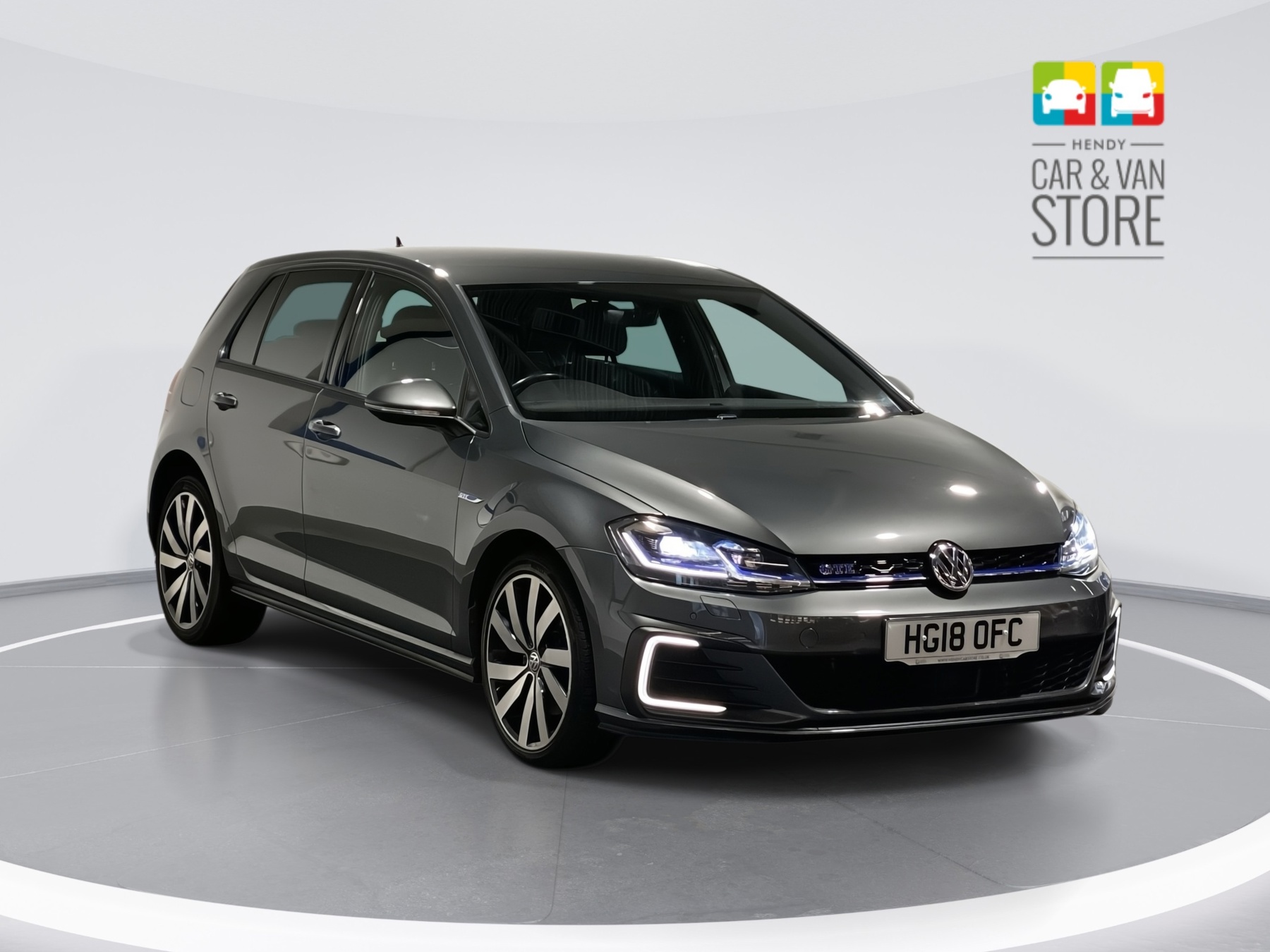 Main listing image - Volkswagen Golf