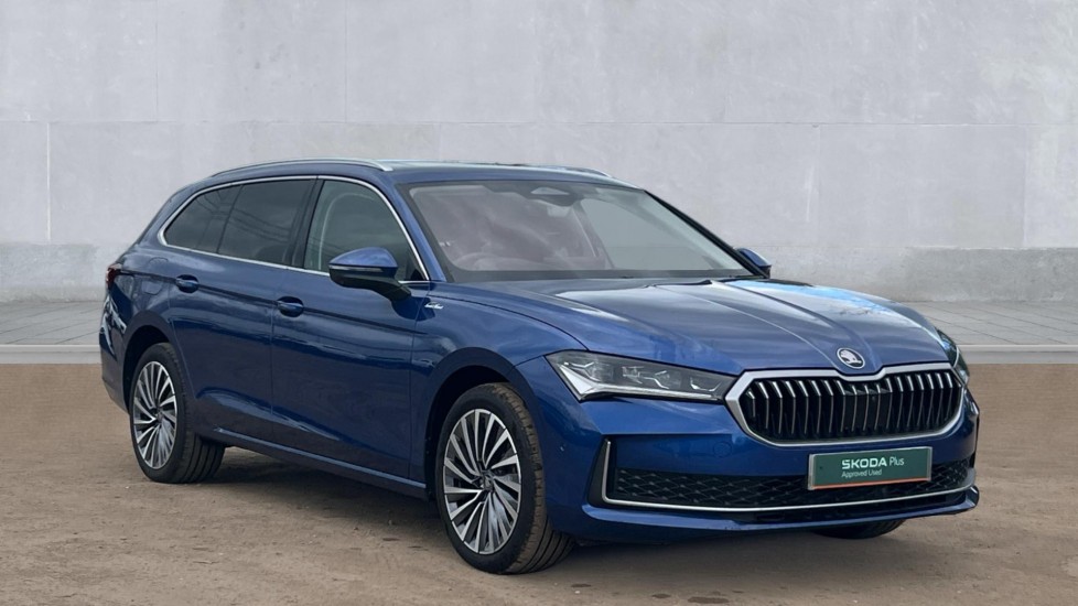 Main listing image - Skoda Superb Estate