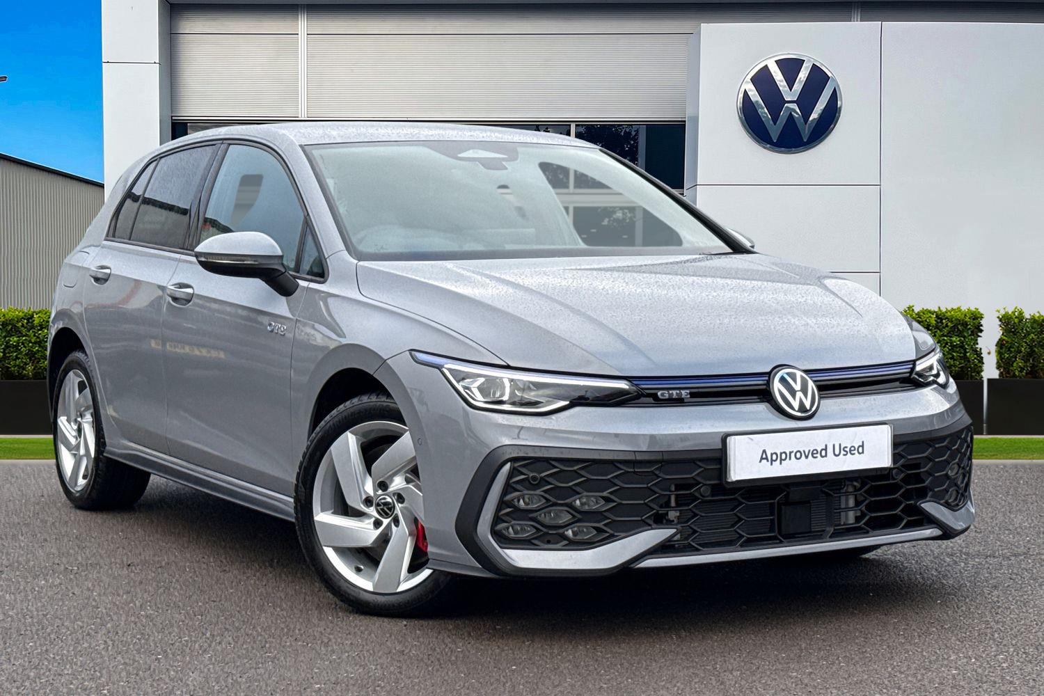 Main listing image - Volkswagen Golf GTE