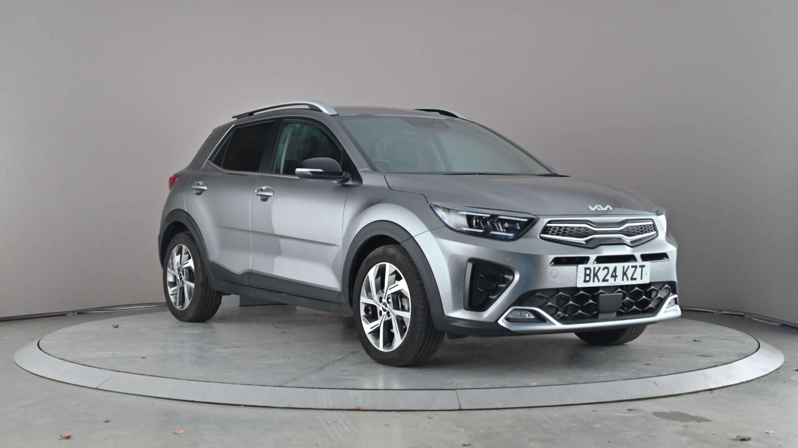 Main listing image - Kia Stonic