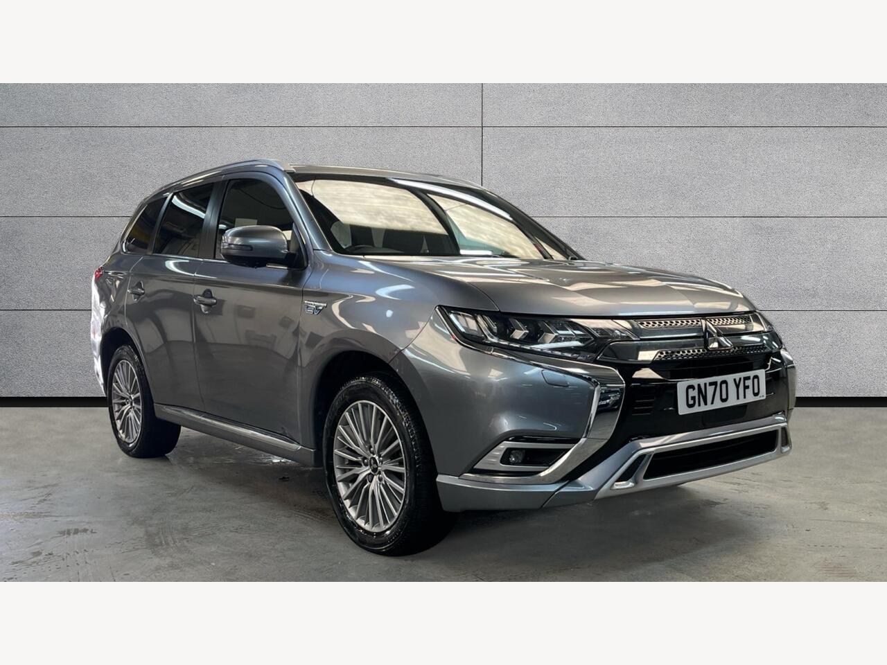 Main listing image - Mitsubishi Outlander