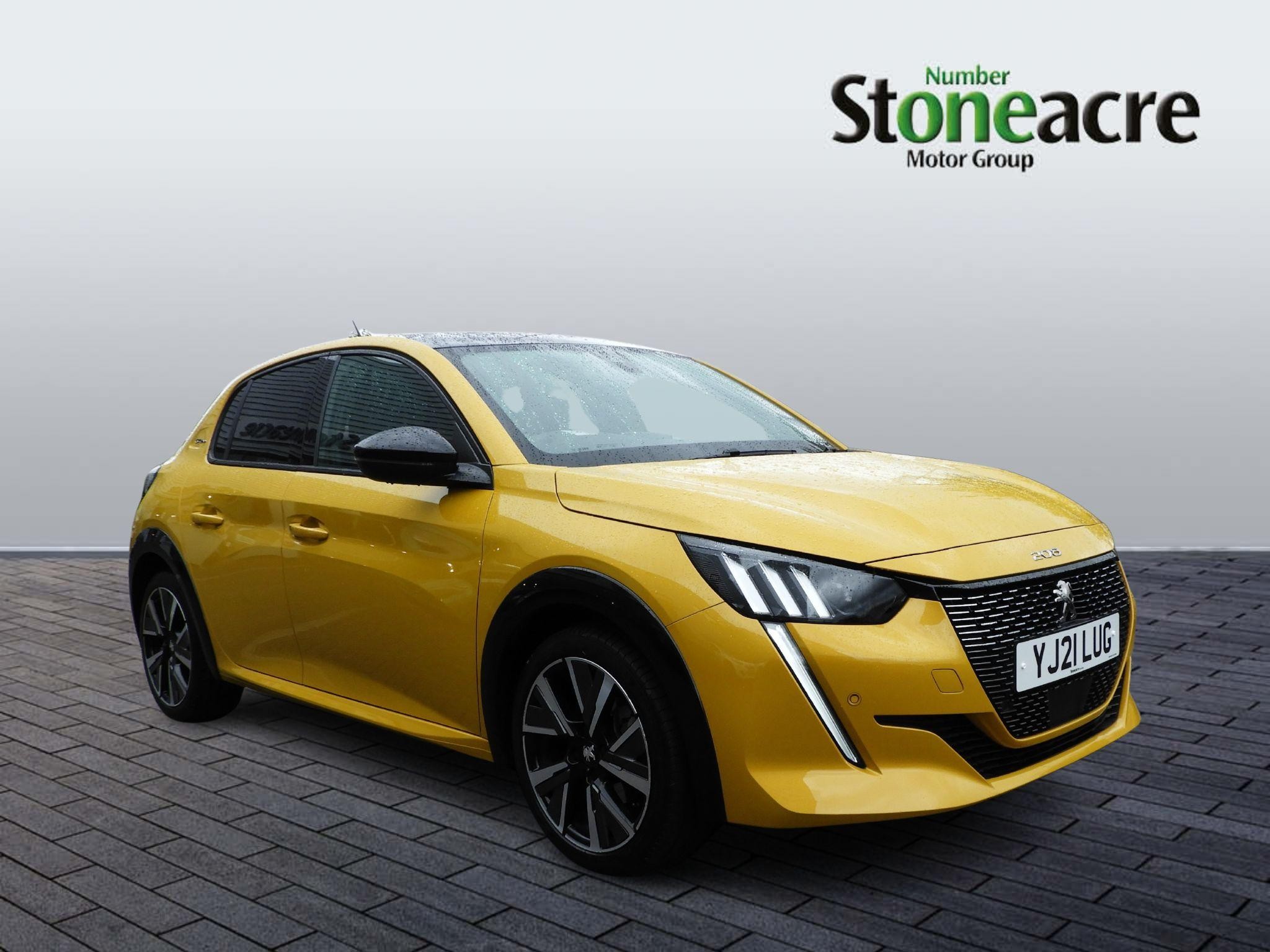 Main listing image - Peugeot 208