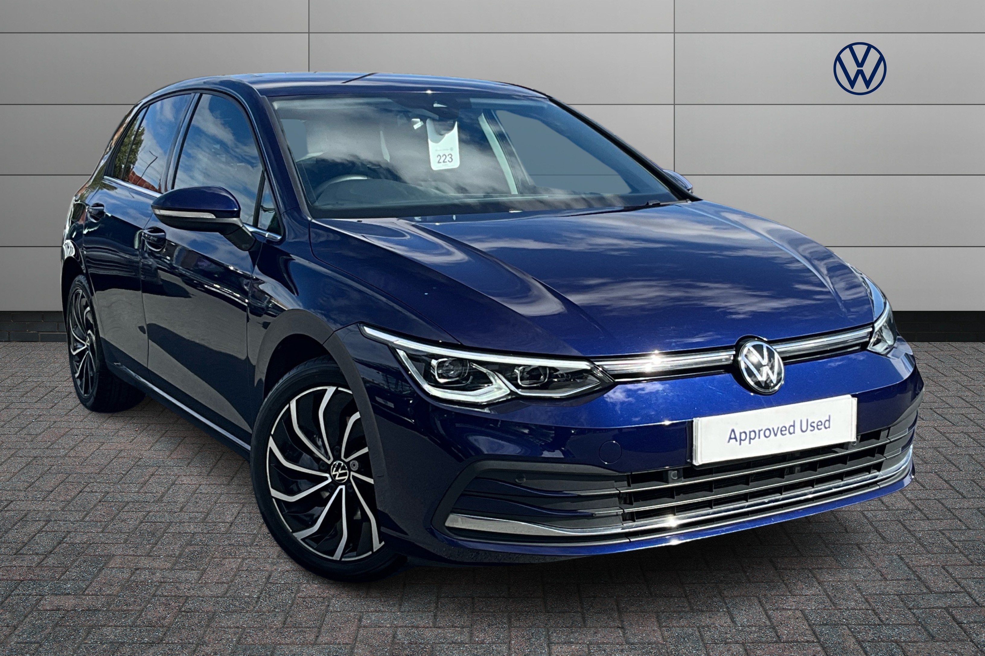 Main listing image - Volkswagen Golf