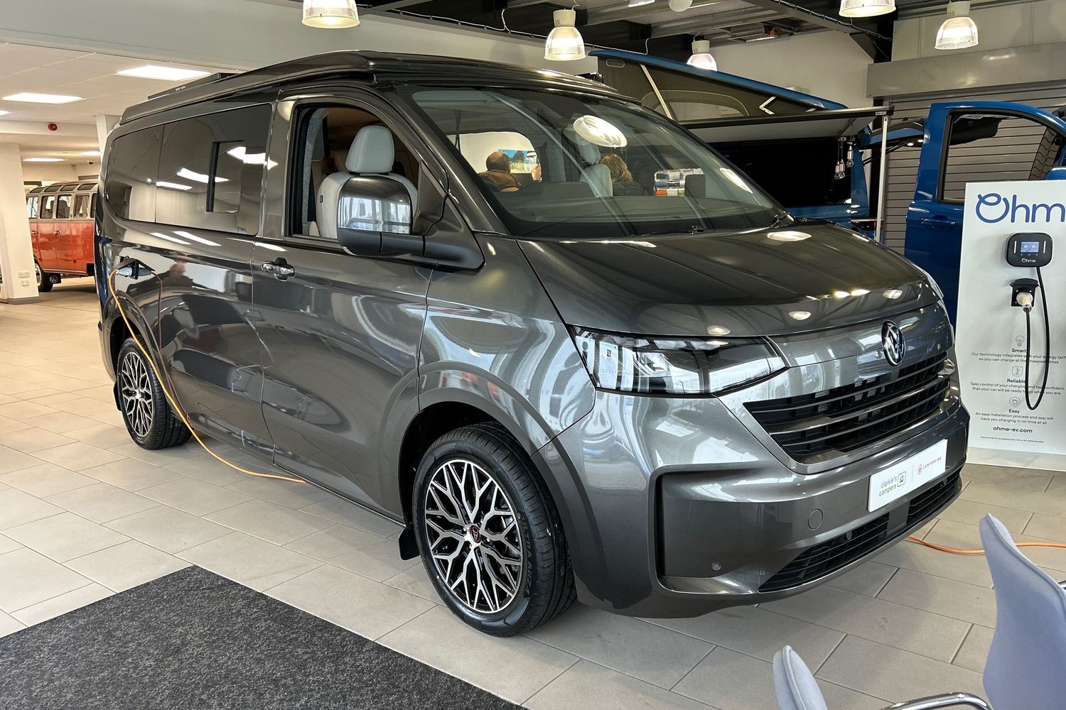 Main listing image - Volkswagen Transporter