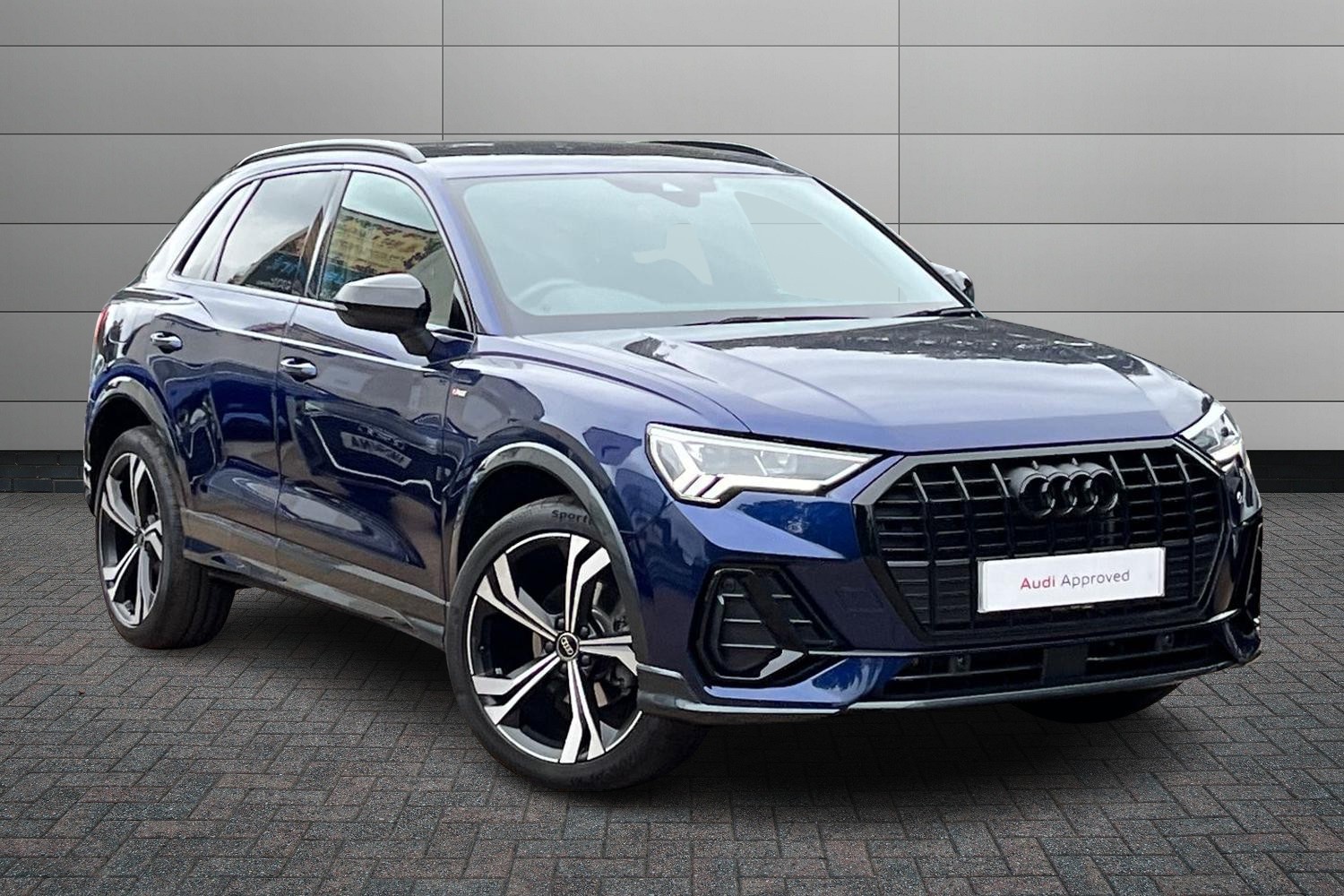 Main listing image - Audi Q3