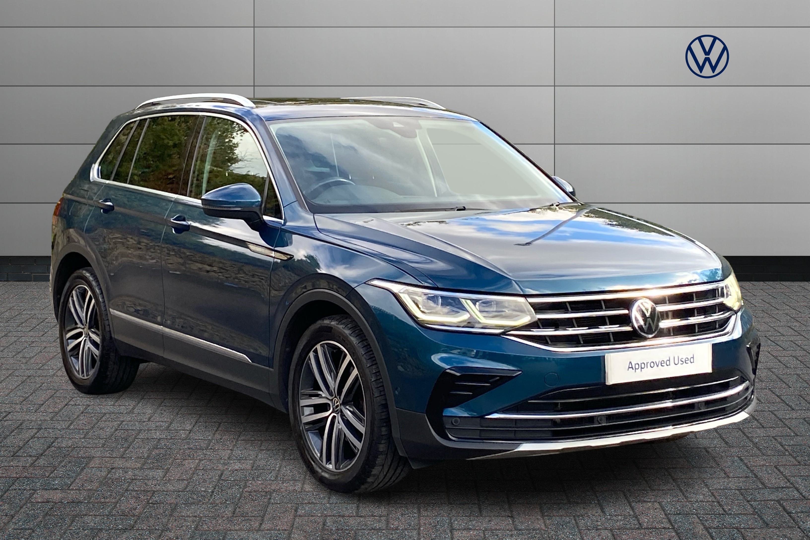 Main listing image - Volkswagen Tiguan