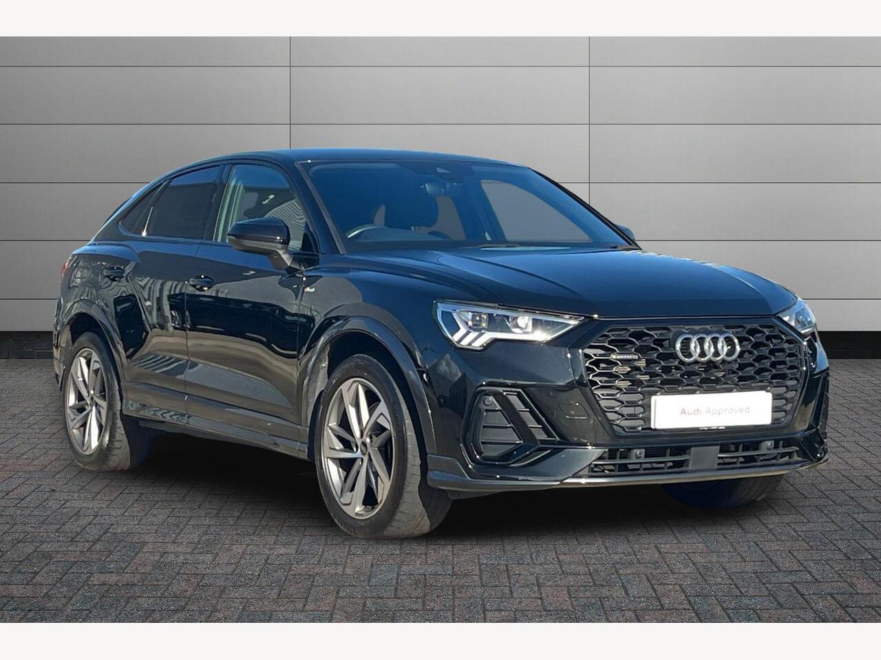 Main listing image - Audi Q3
