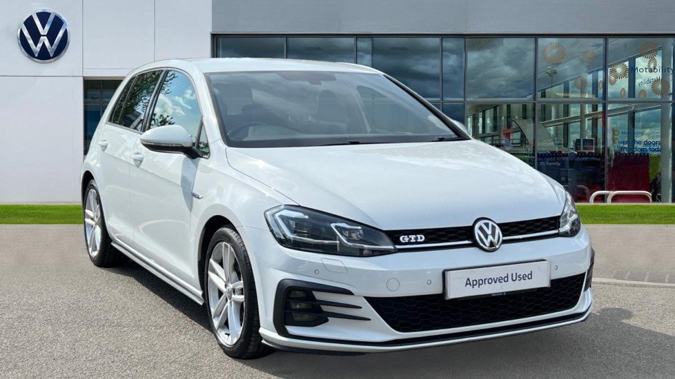 Main listing image - Volkswagen Golf