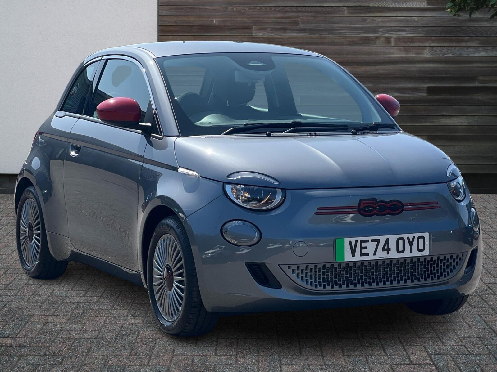 Main listing image - Fiat 500 Electric