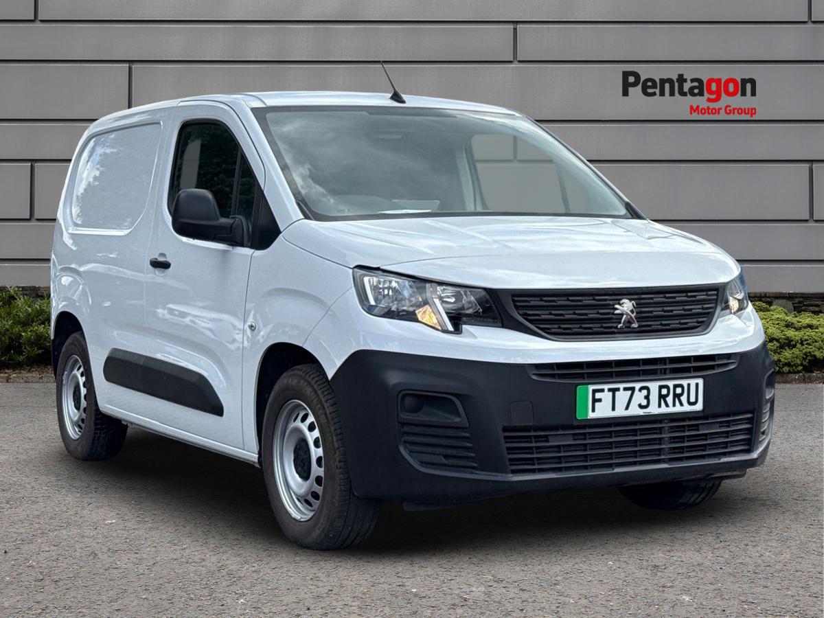 Main listing image - Peugeot e-Partner