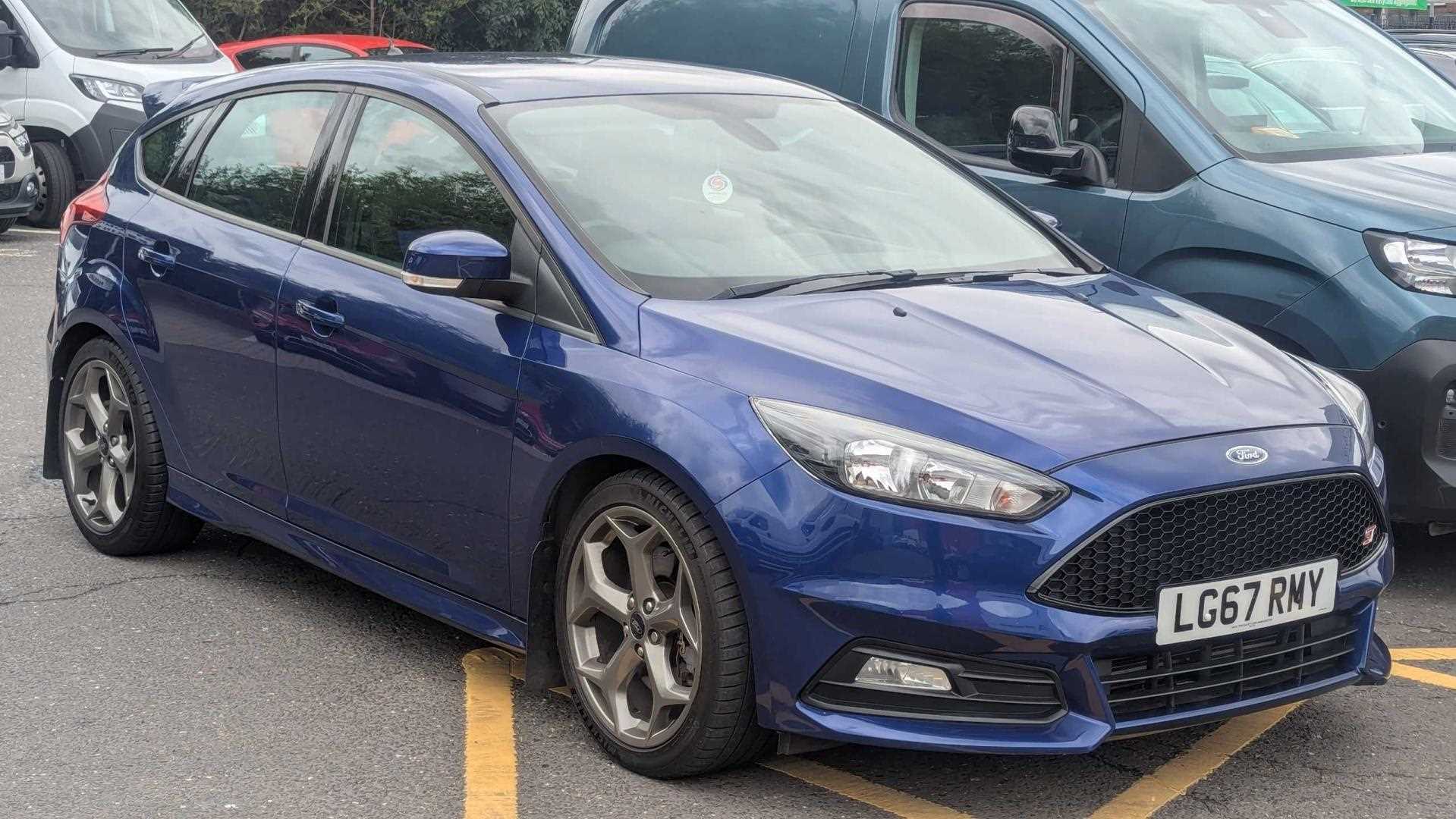 Main listing image - Ford Focus ST