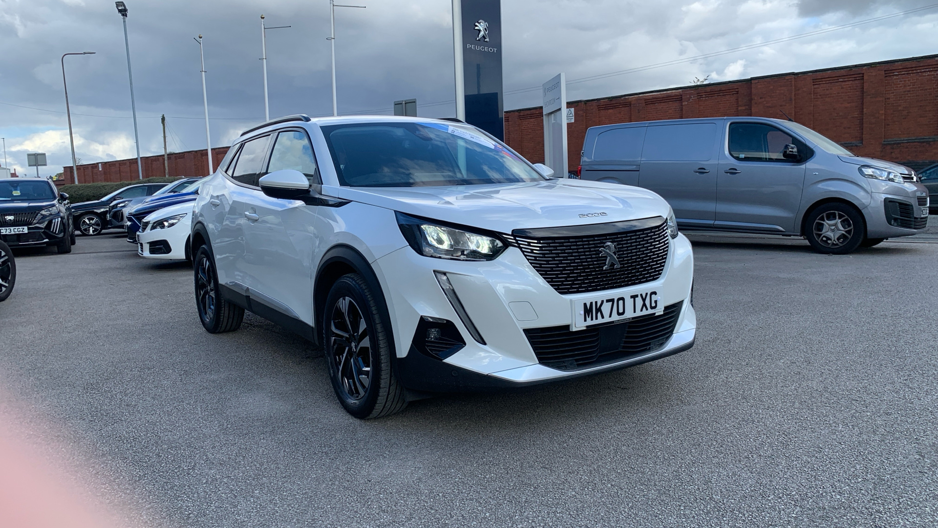 Main listing image - Peugeot 2008