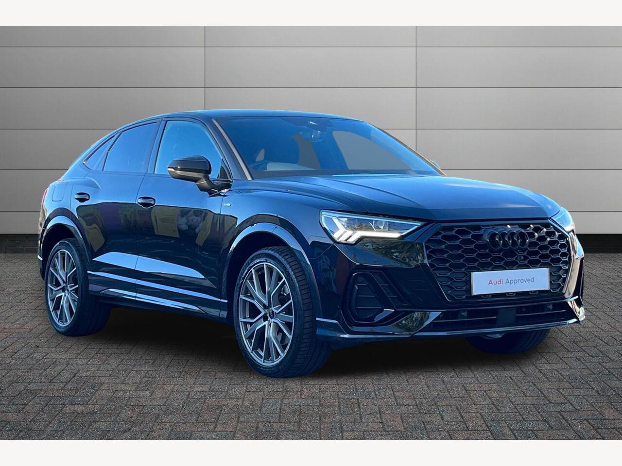 Main listing image - Audi Q3
