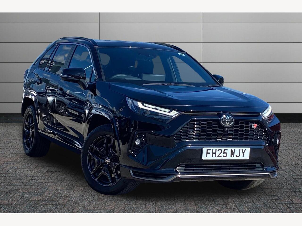 Main listing image - Toyota RAV4