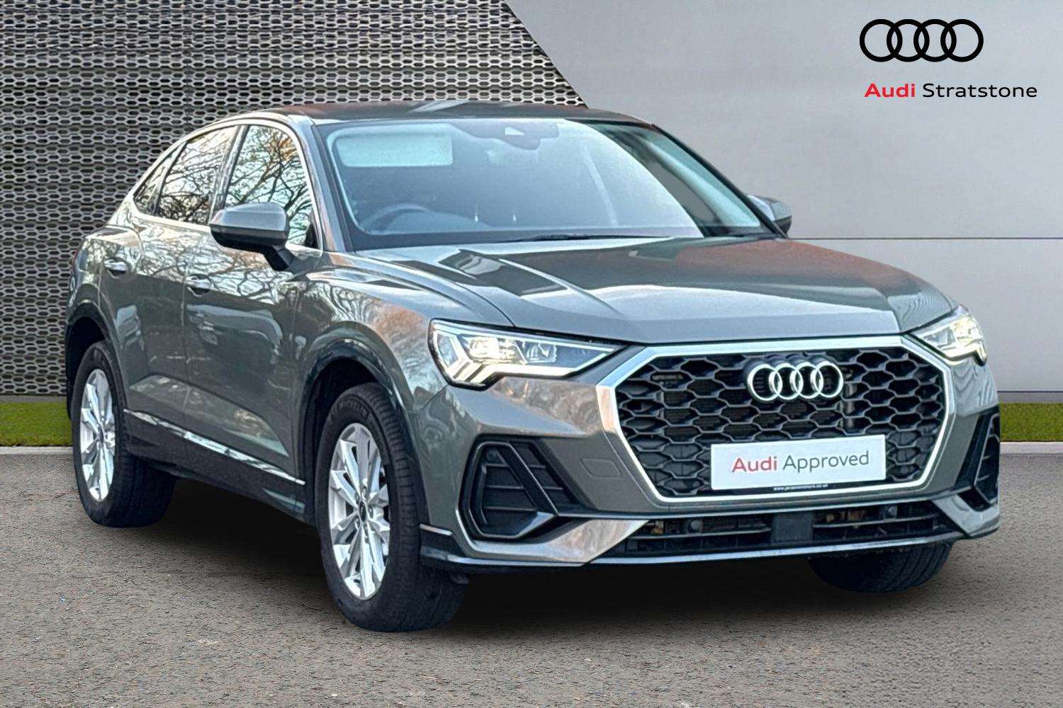 Main listing image - Audi Q3