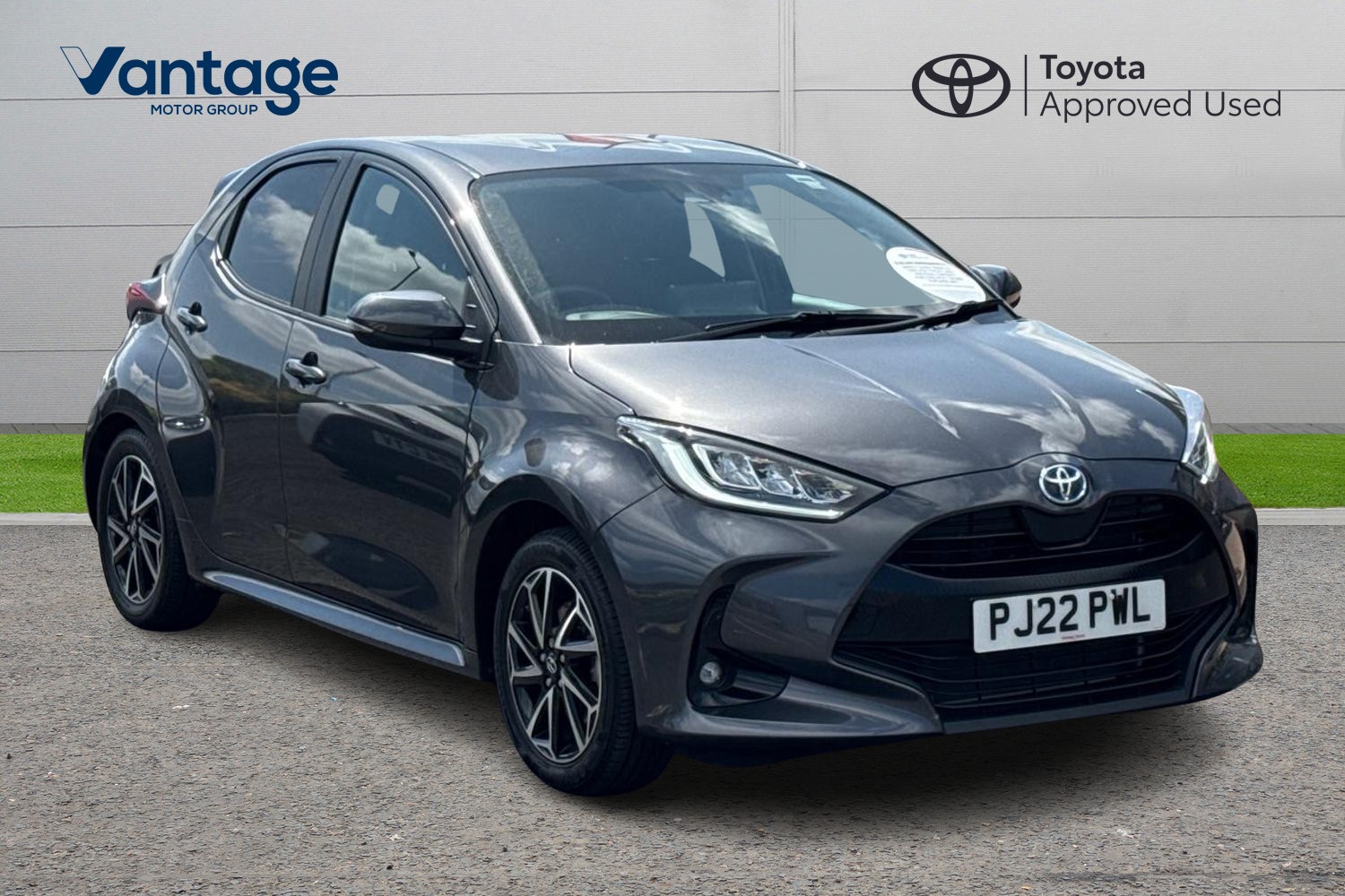 Main listing image - Toyota Yaris