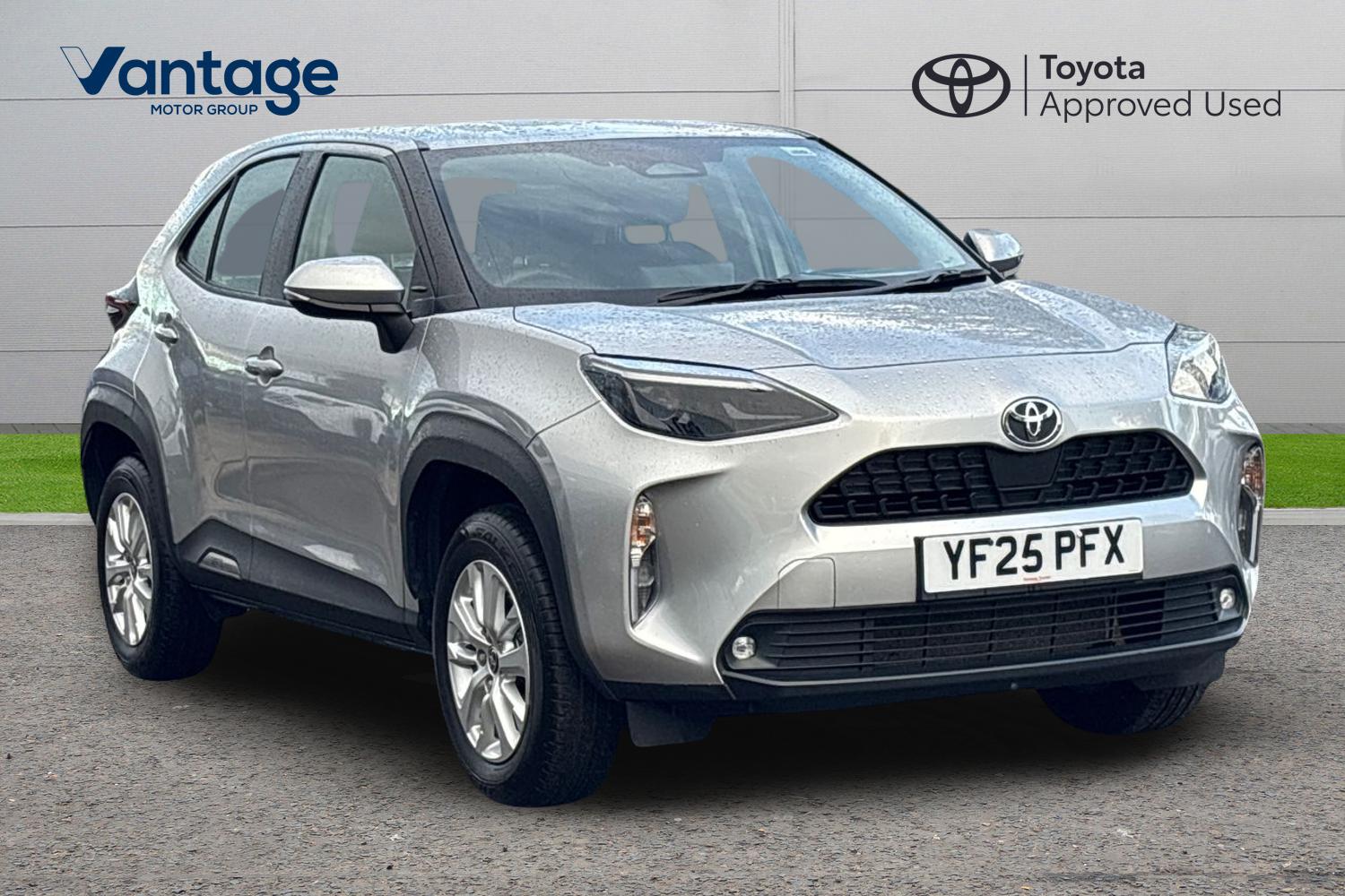 Main listing image - Toyota Yaris Cross
