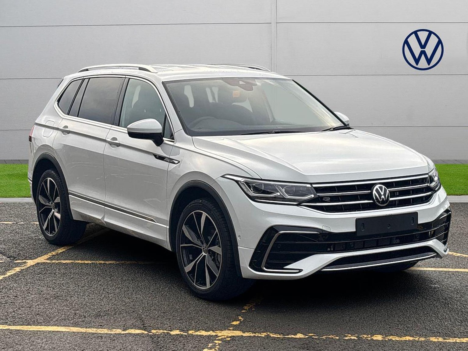 Main listing image - Volkswagen Tiguan Allspace