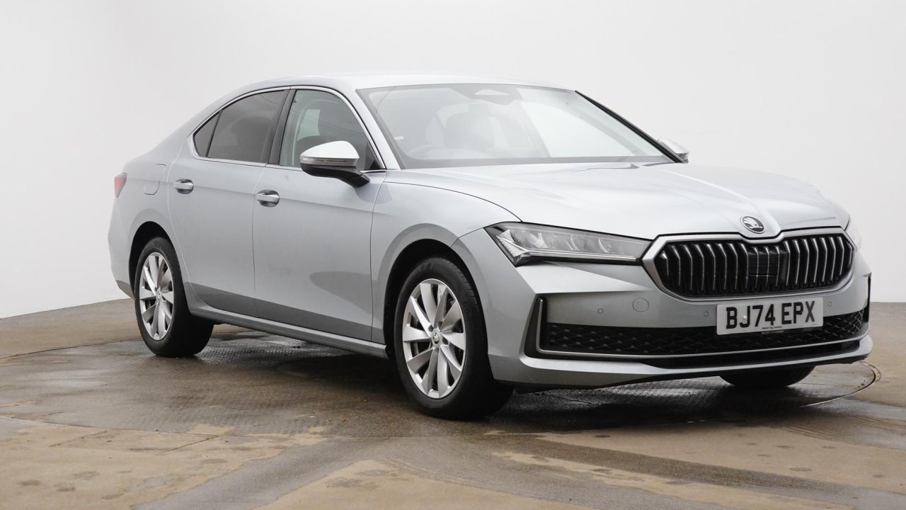 Main listing image - Skoda Superb