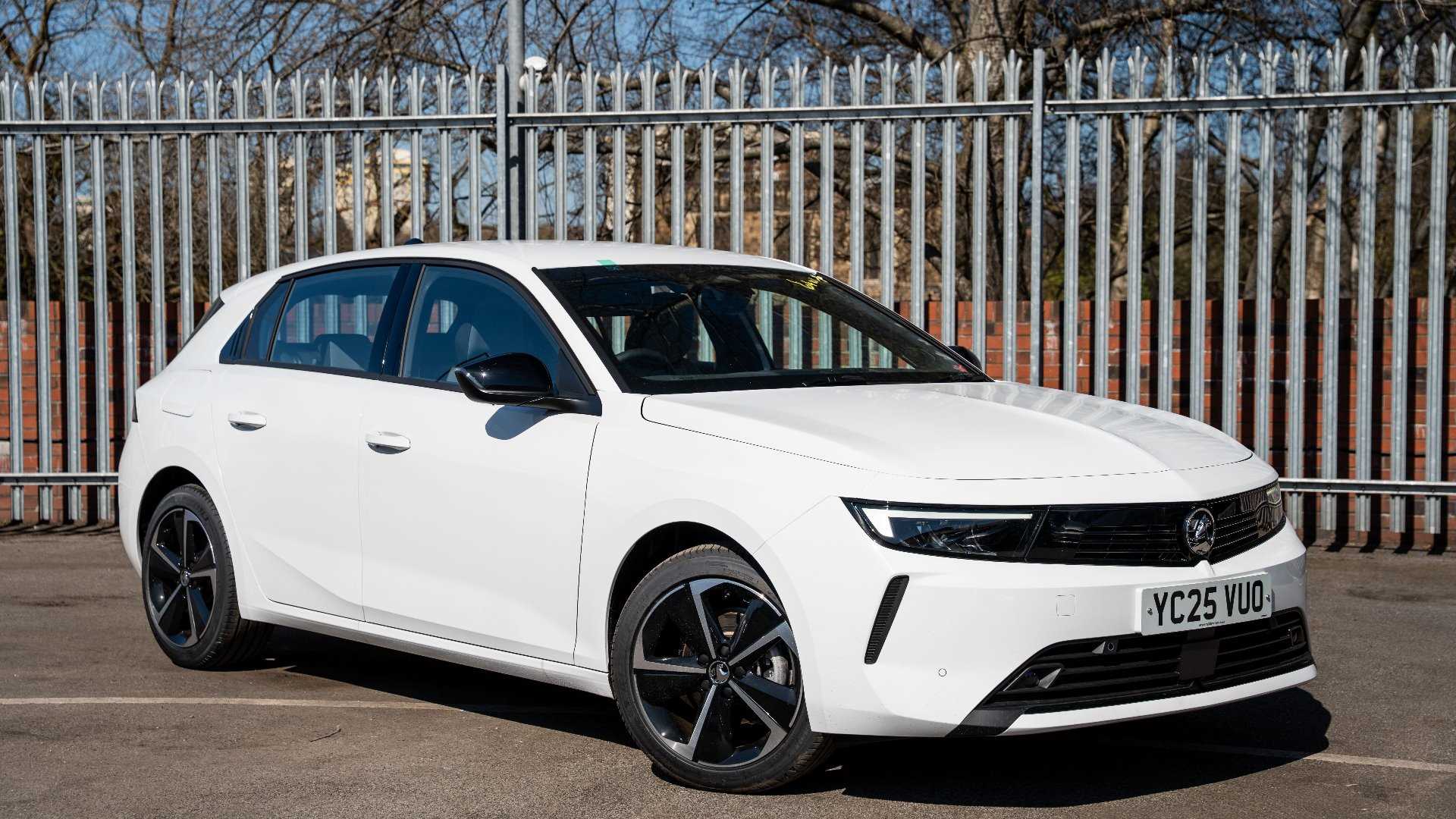 Main listing image - Vauxhall Astra