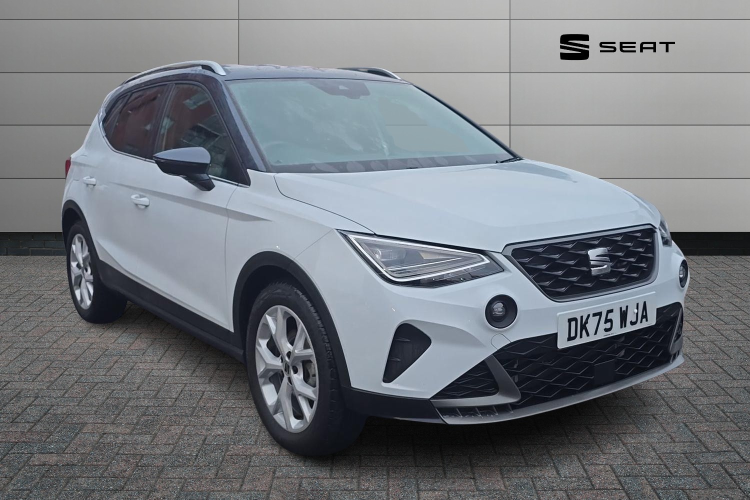 Main listing image - SEAT Arona