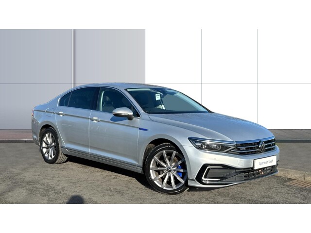 Main listing image - Volkswagen Passat GTE