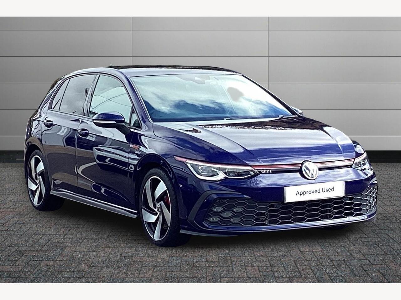 Main listing image - Volkswagen Golf