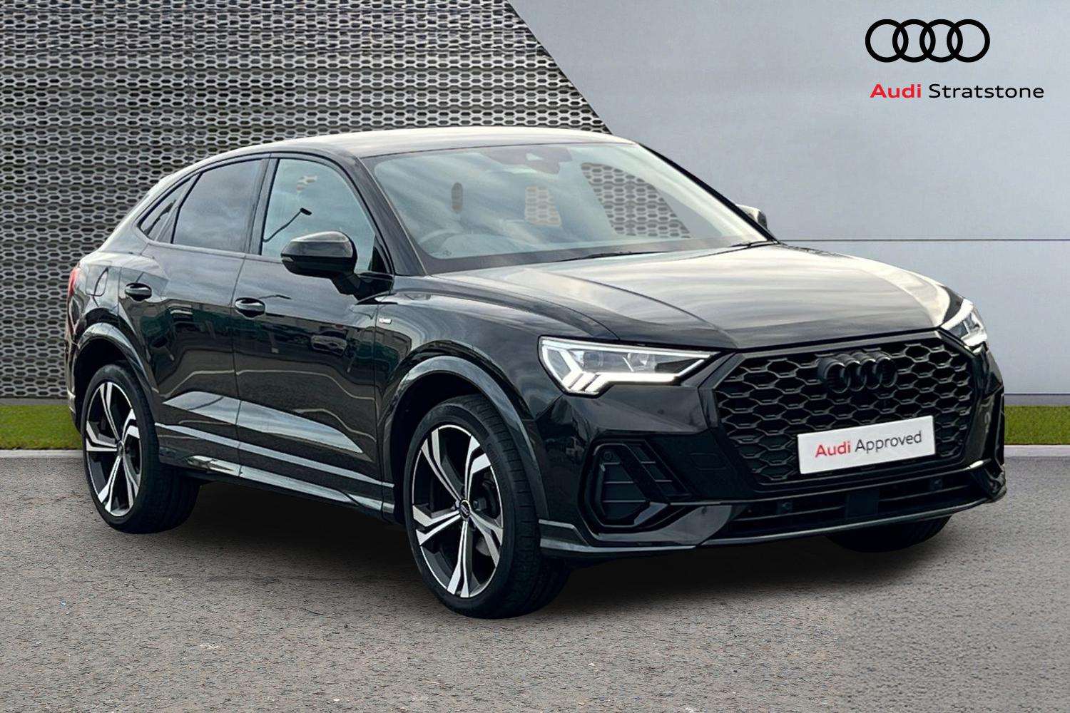 Main listing image - Audi Q3