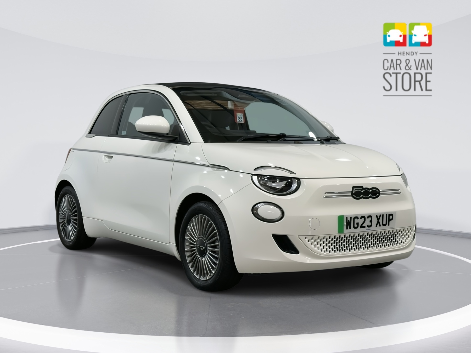 Main listing image - Fiat 500 Electric