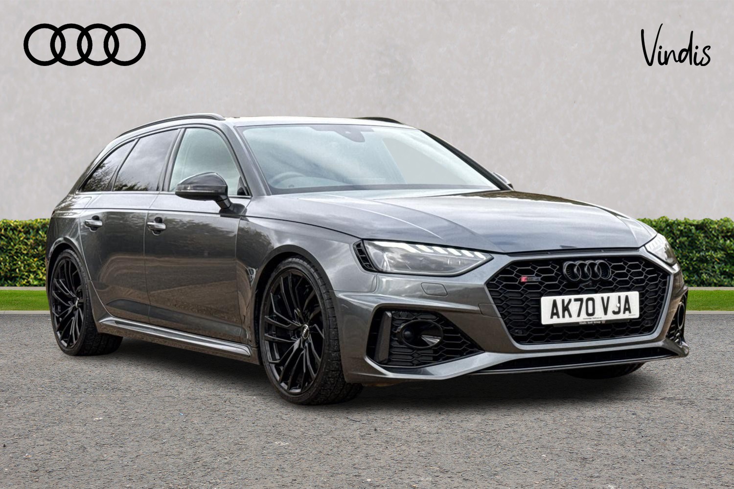 Main listing image - Audi RS4