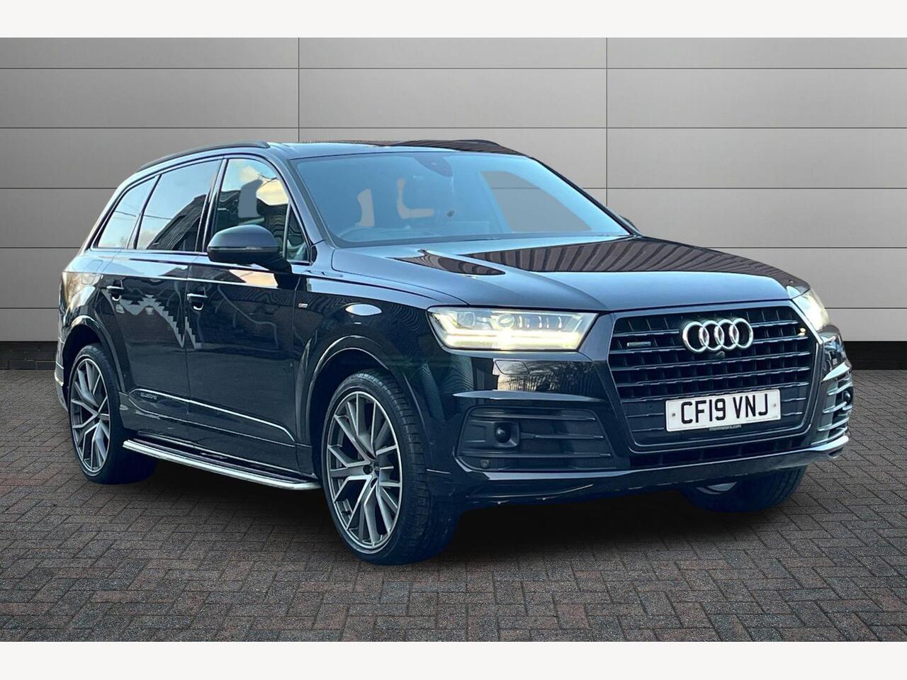 Main listing image - Audi Q7