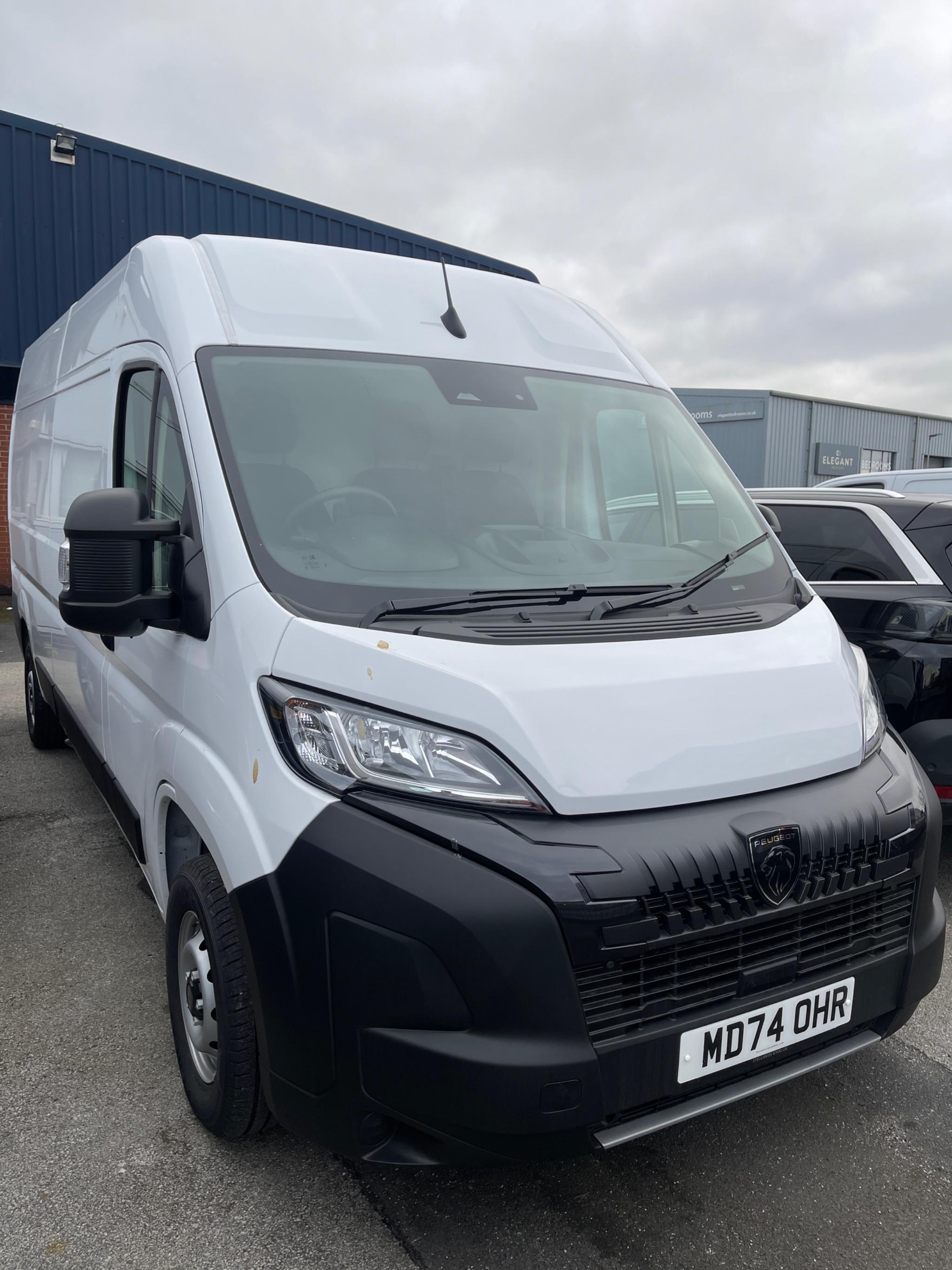 Main listing image - Peugeot Boxer