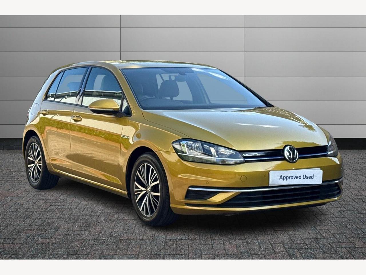 Main listing image - Volkswagen Golf
