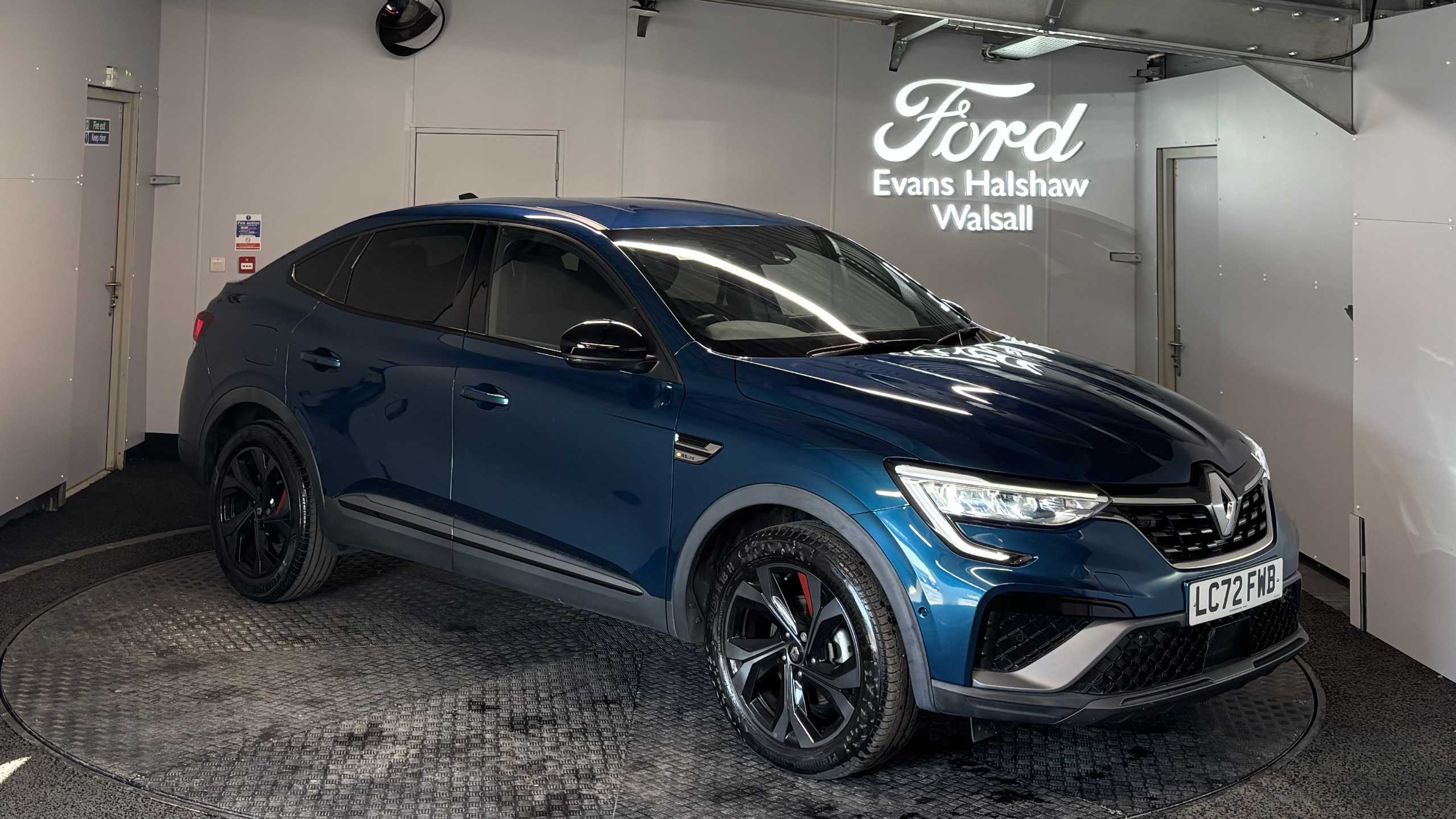 Main listing image - Renault Arkana