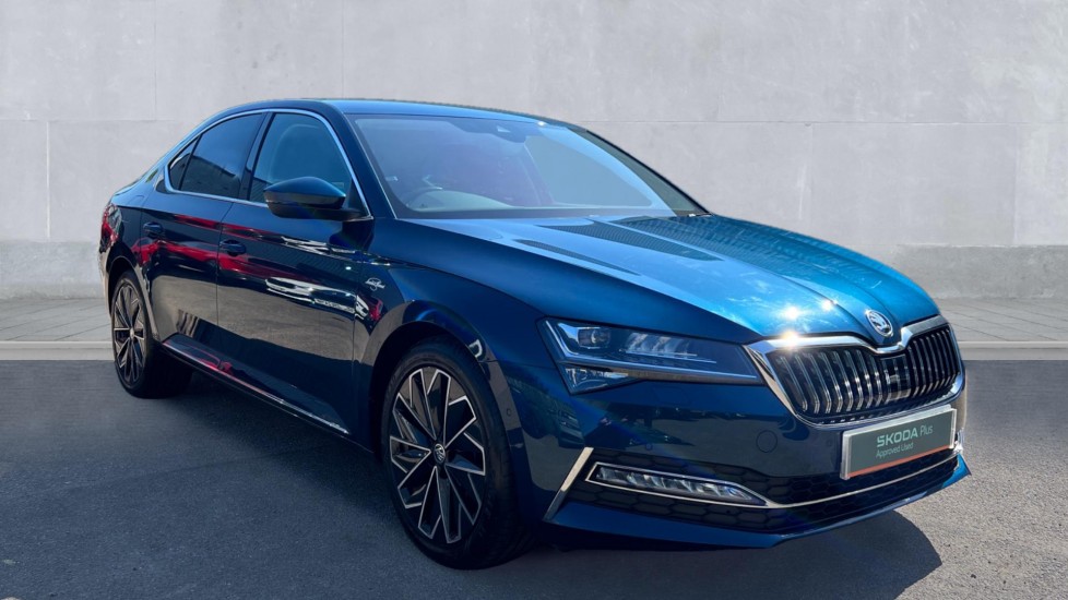 Main listing image - Skoda Superb