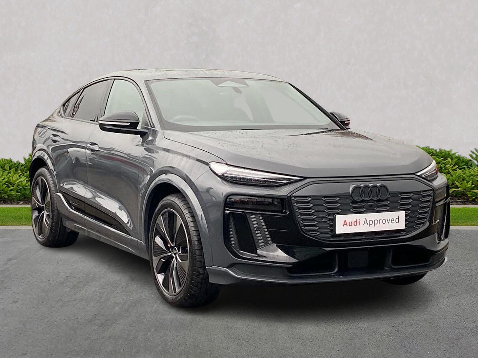 Main listing image - Audi Q6