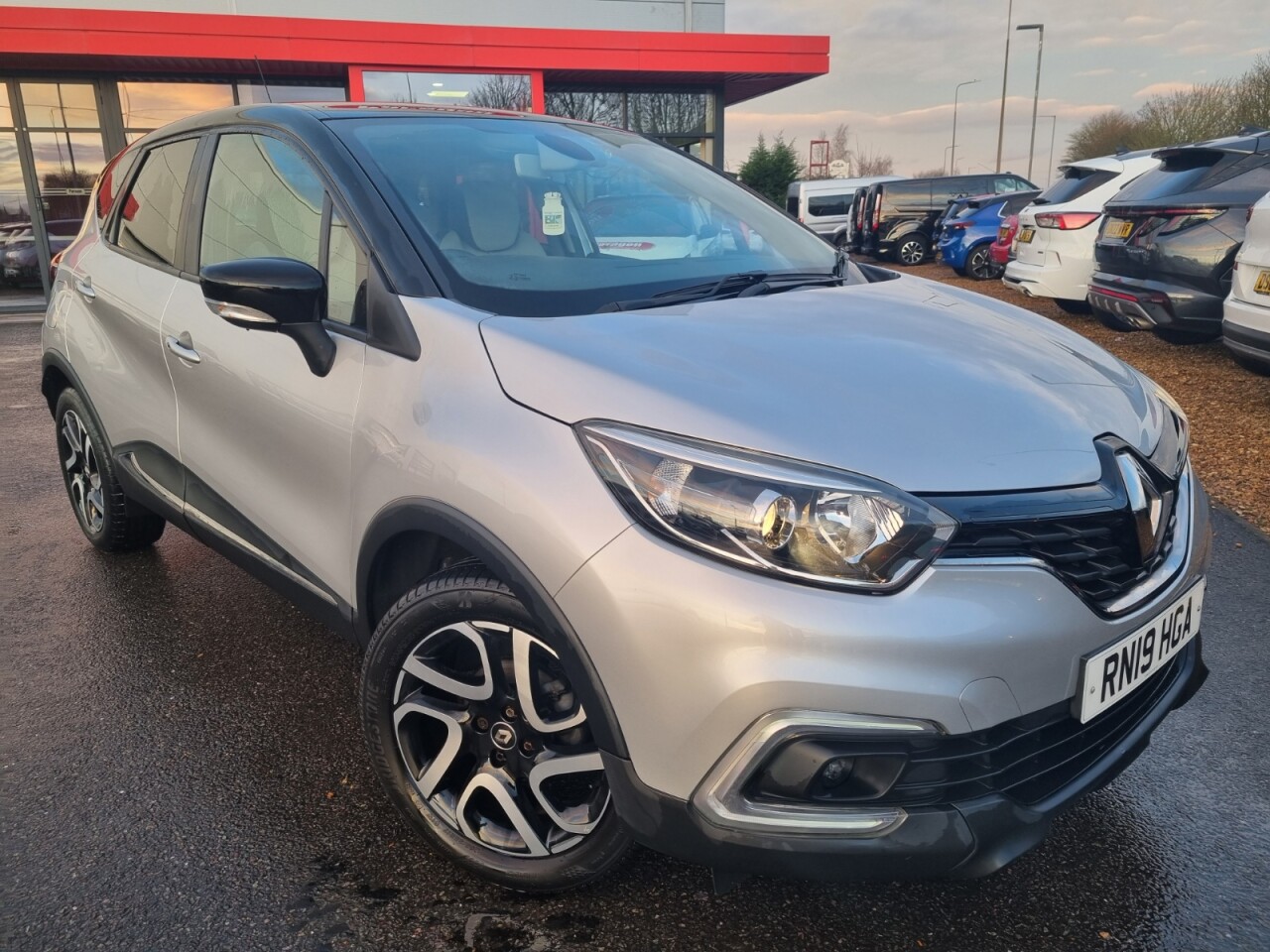 Main listing image - Renault Captur