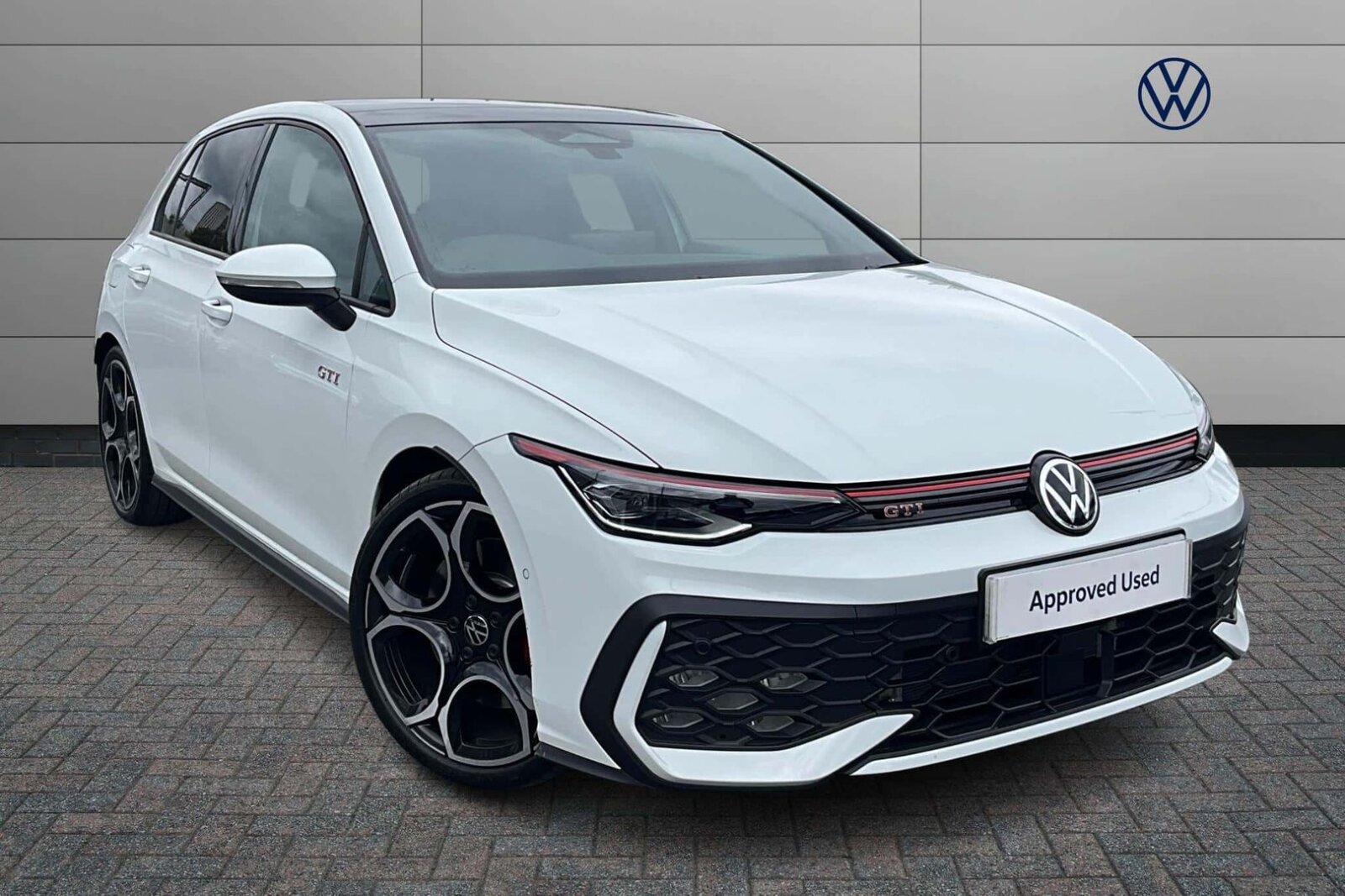 Main listing image - Volkswagen Golf