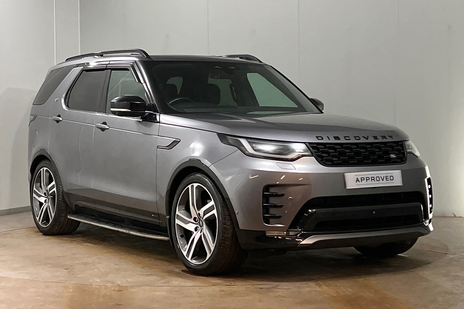 Main listing image - Land Rover Discovery