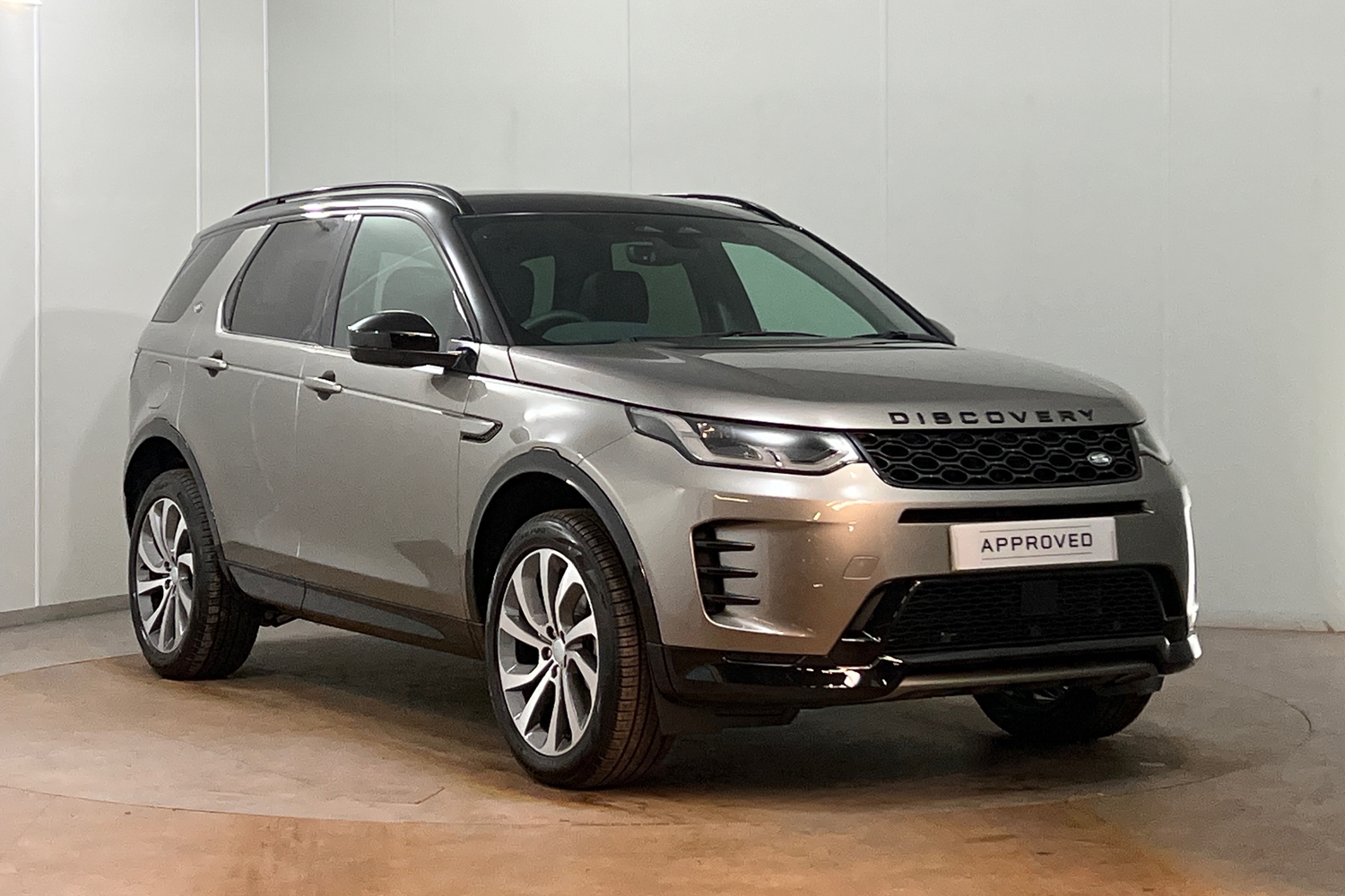 Main listing image - Land Rover Discovery Sport