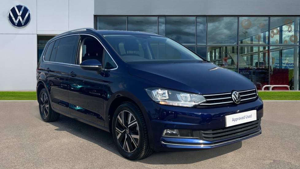 Main listing image - Volkswagen Touran