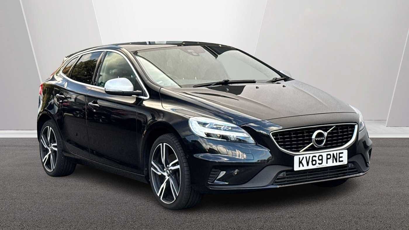 Main listing image - Volvo V40