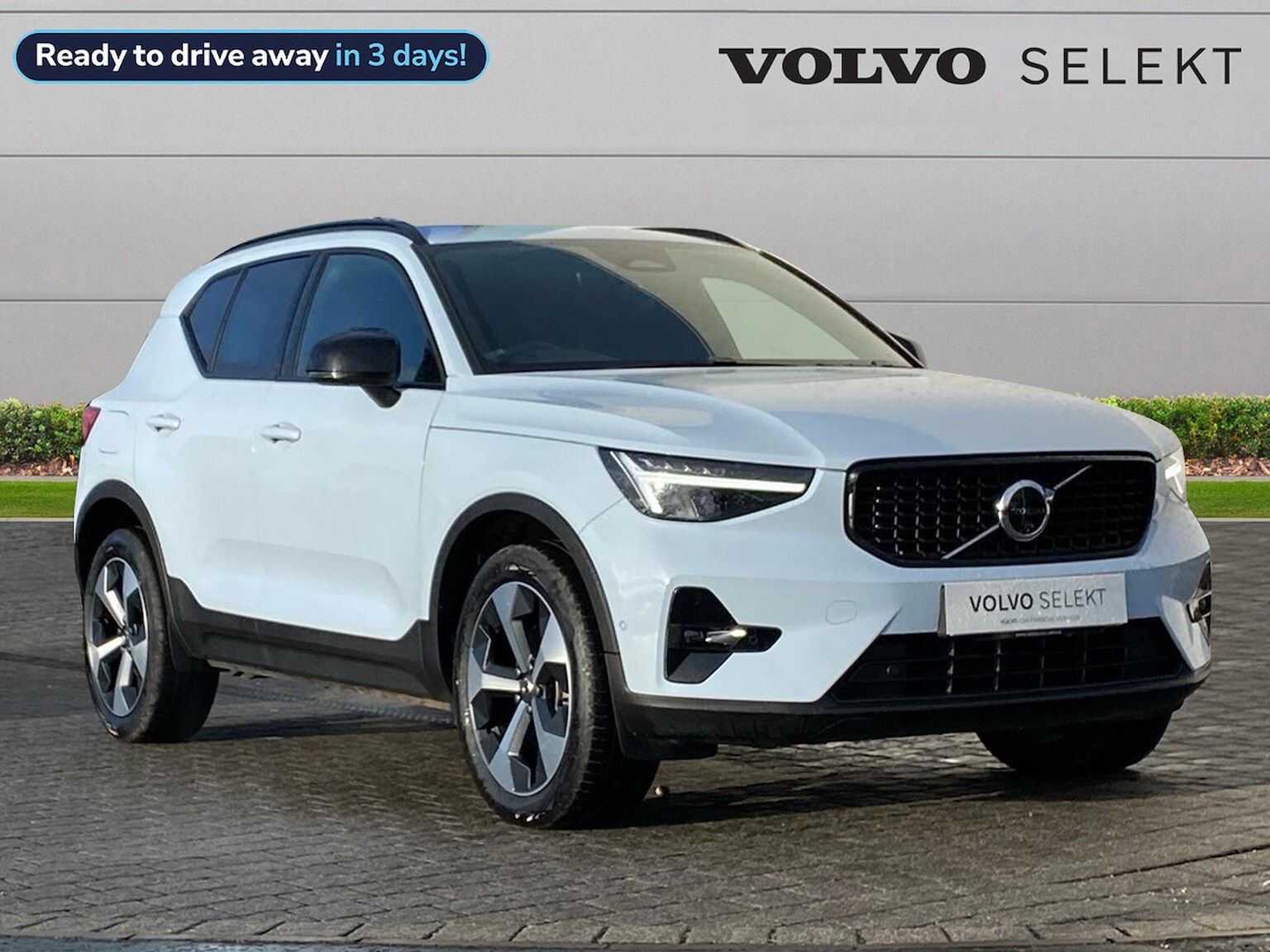 Main listing image - Volvo XC40