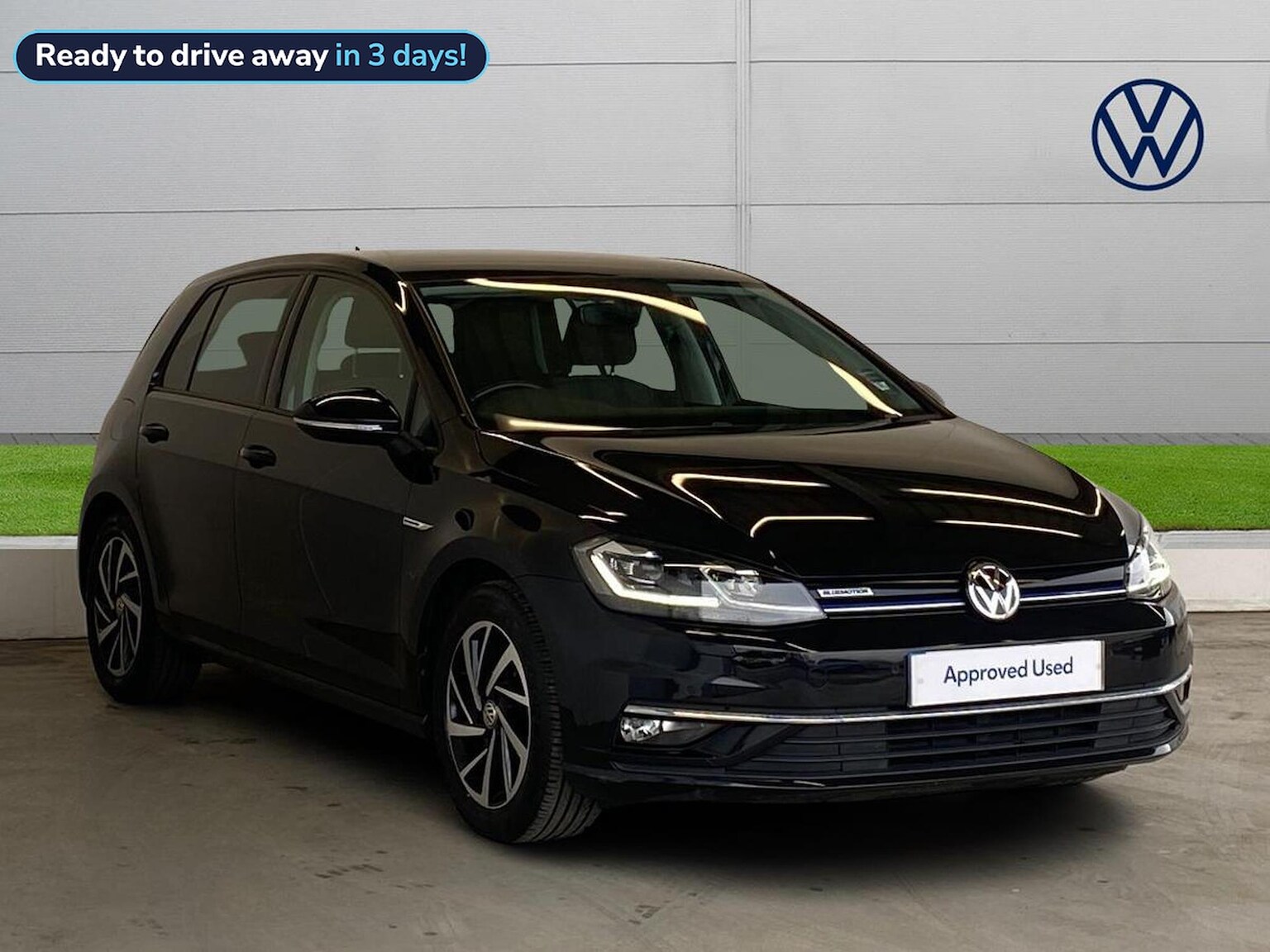 Main listing image - Volkswagen Golf