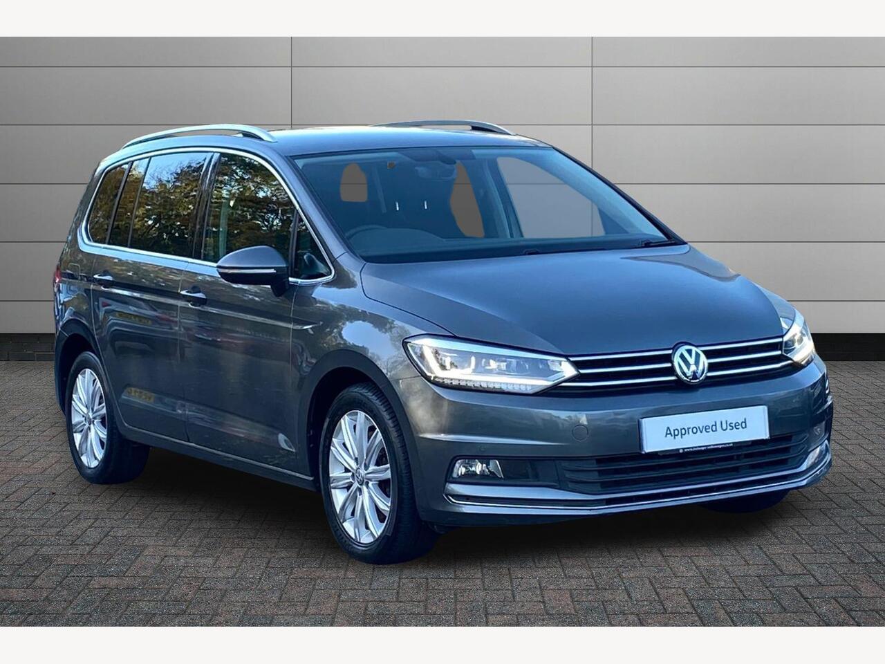 Main listing image - Volkswagen Touran