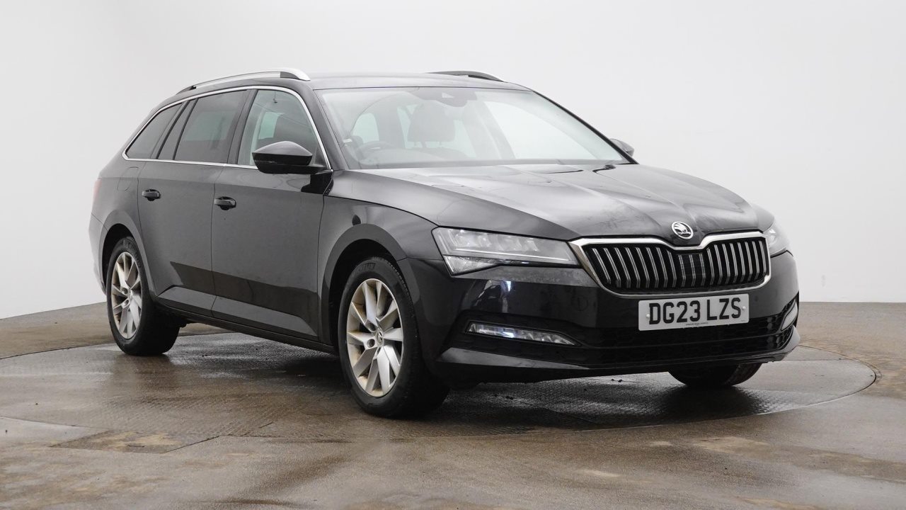 Main listing image - Skoda Superb Estate