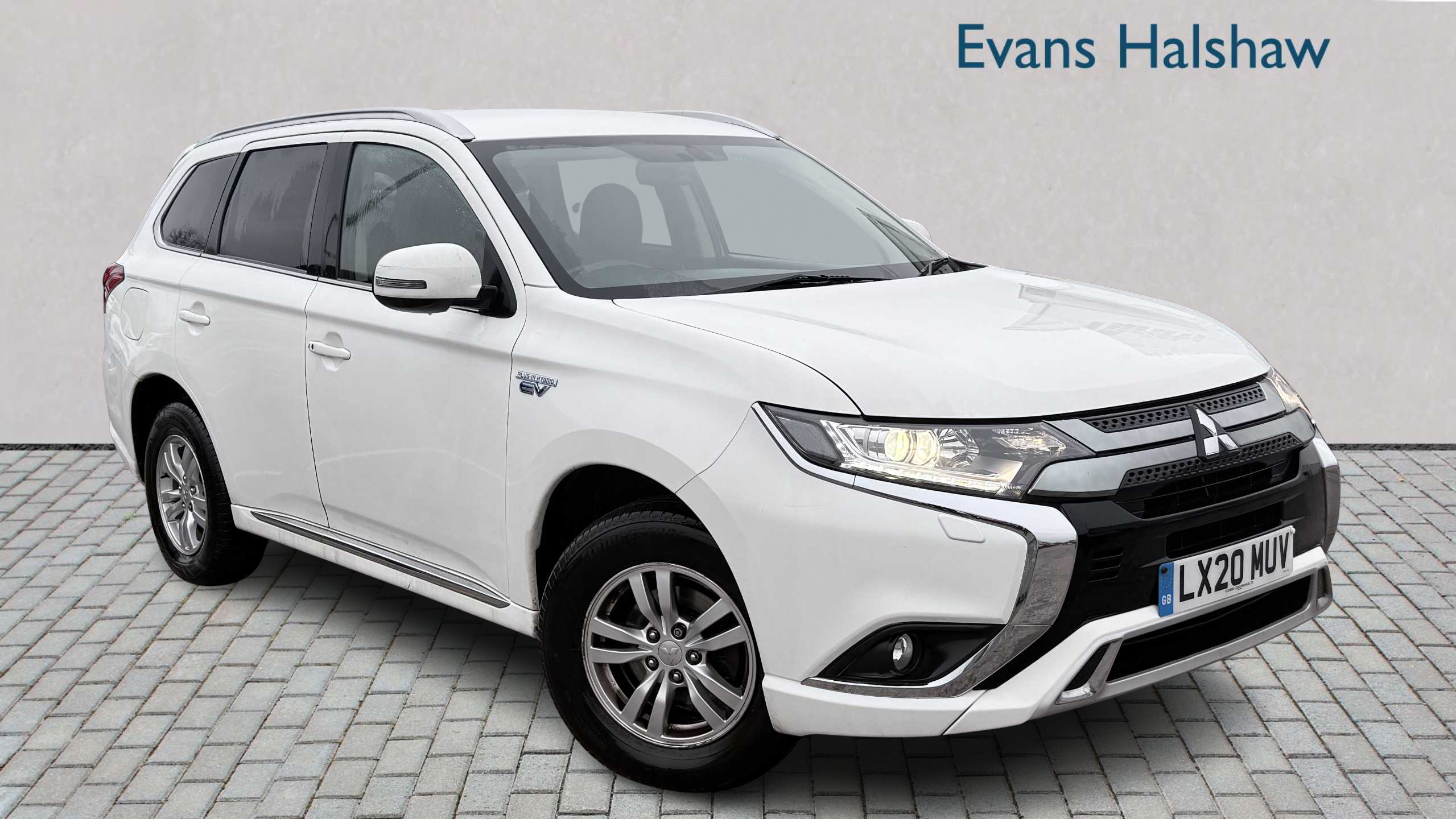 Main listing image - Mitsubishi Outlander