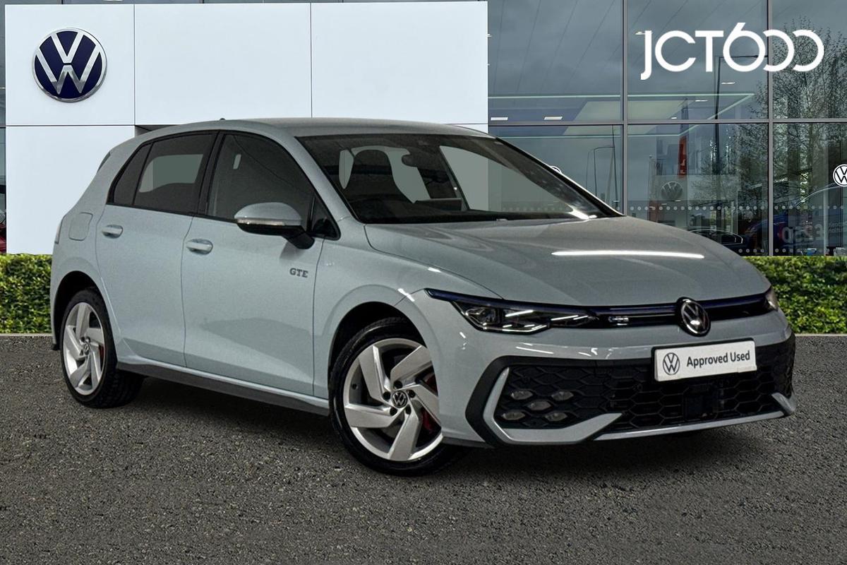 Main listing image - Volkswagen Golf GTE