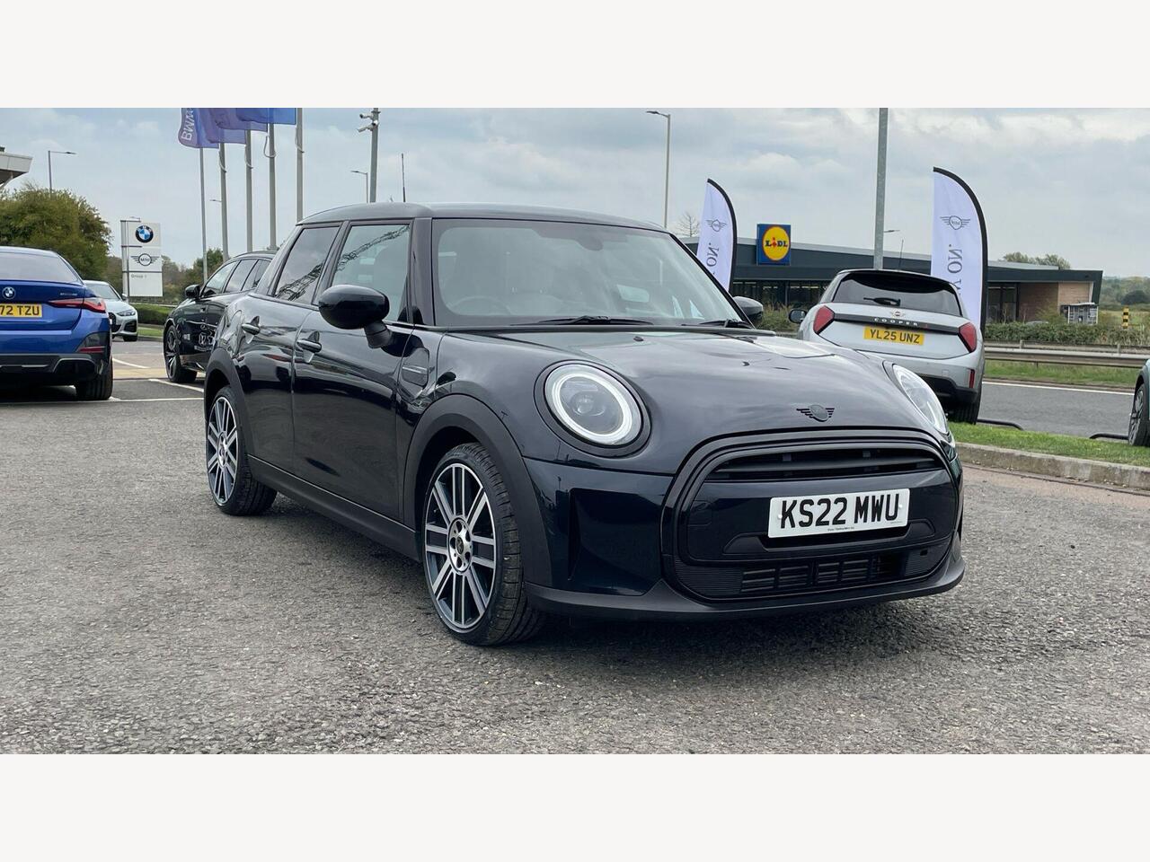 Main listing image - MINI Hatchback 5dr