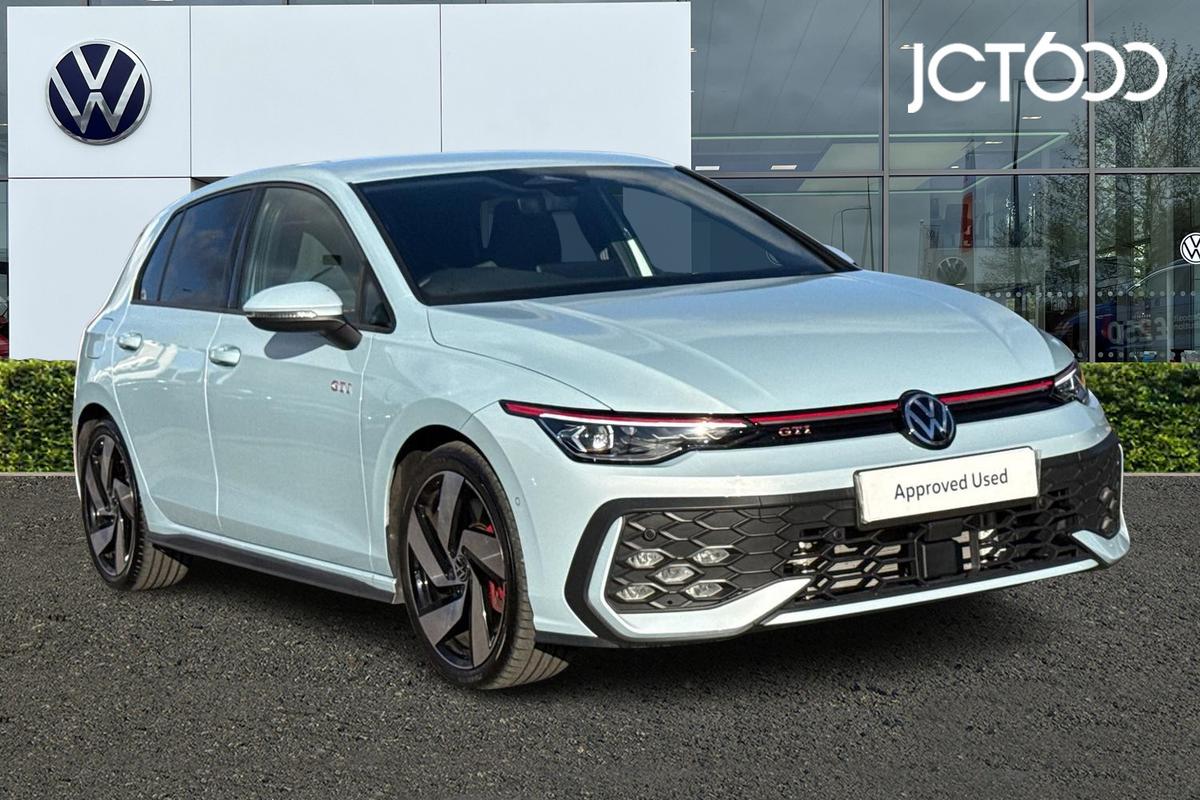 Main listing image - Volkswagen Golf